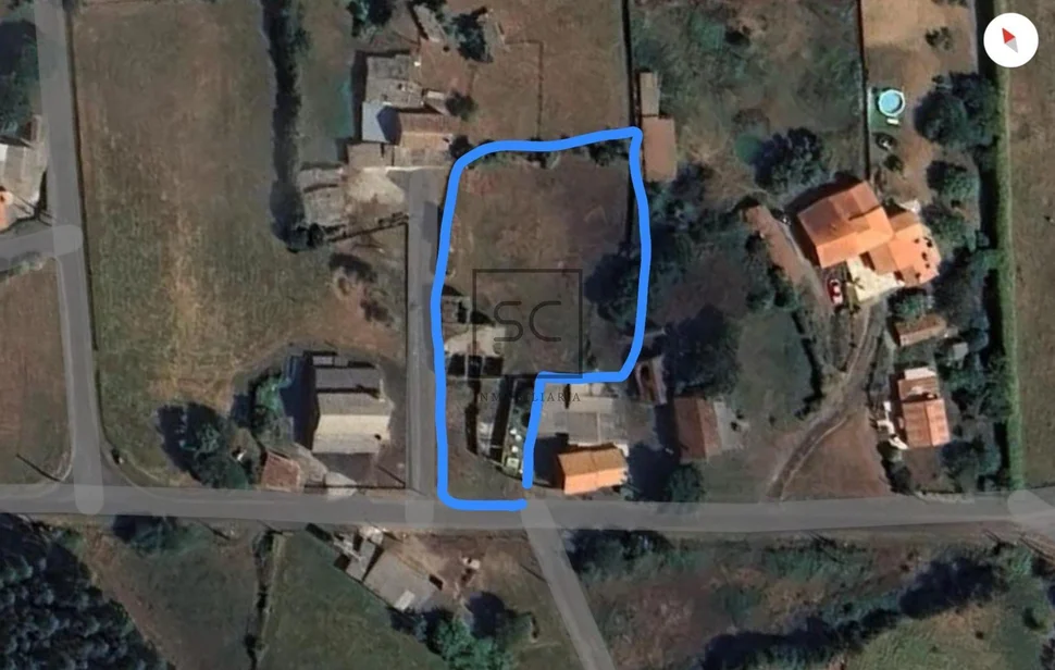 Finca rústica con edificación de piedra en San Sadurniño