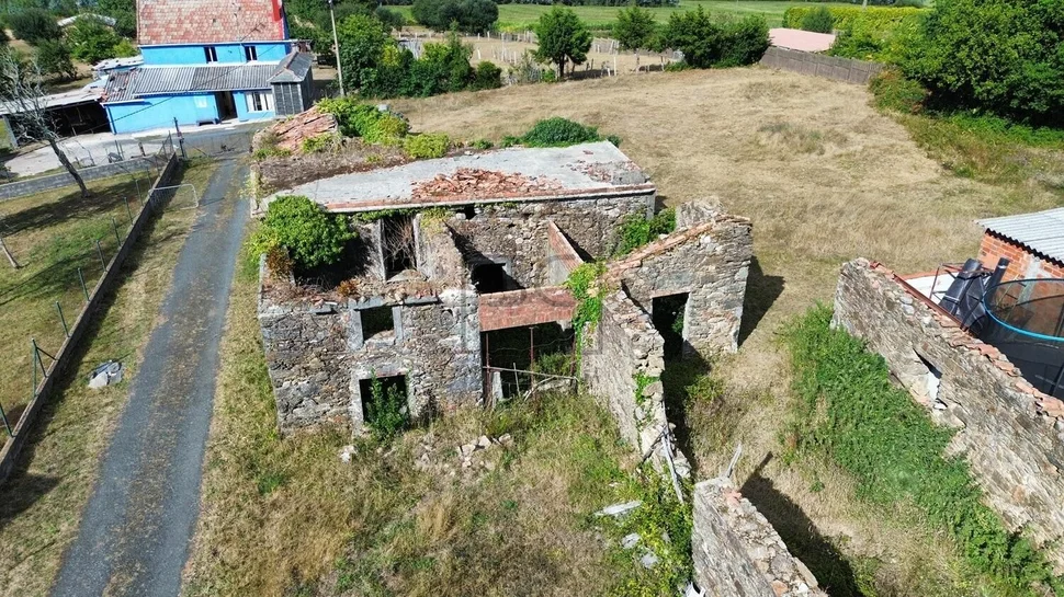Finca rústica con edificación de piedra en San Sadurniño
