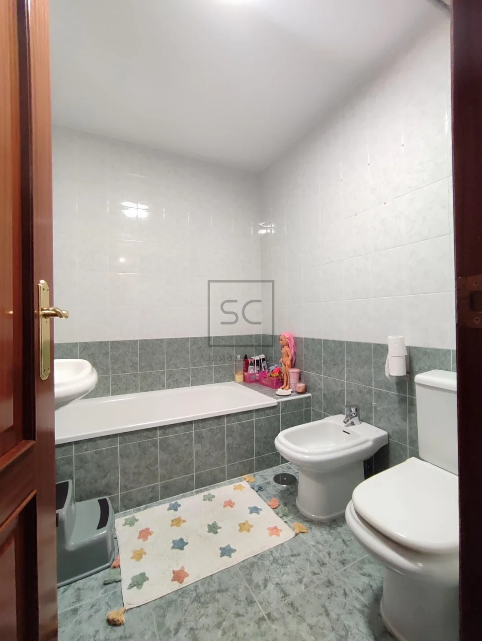 Amplio piso con garaje y trastero en el alto del castaño narón