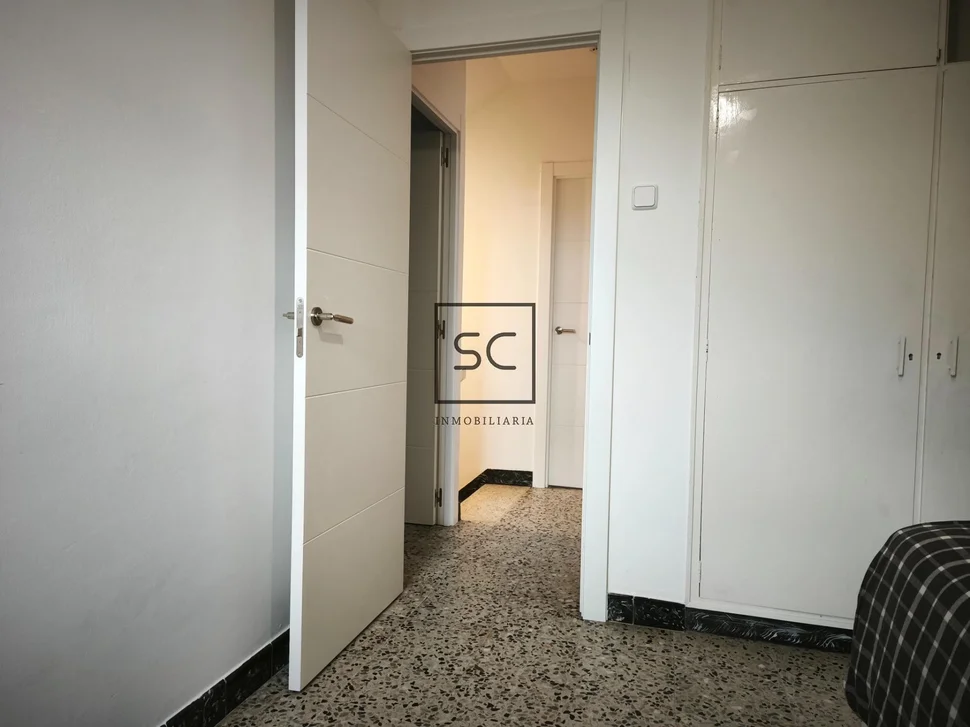 Casa pareada con patio en catabois, ferrol