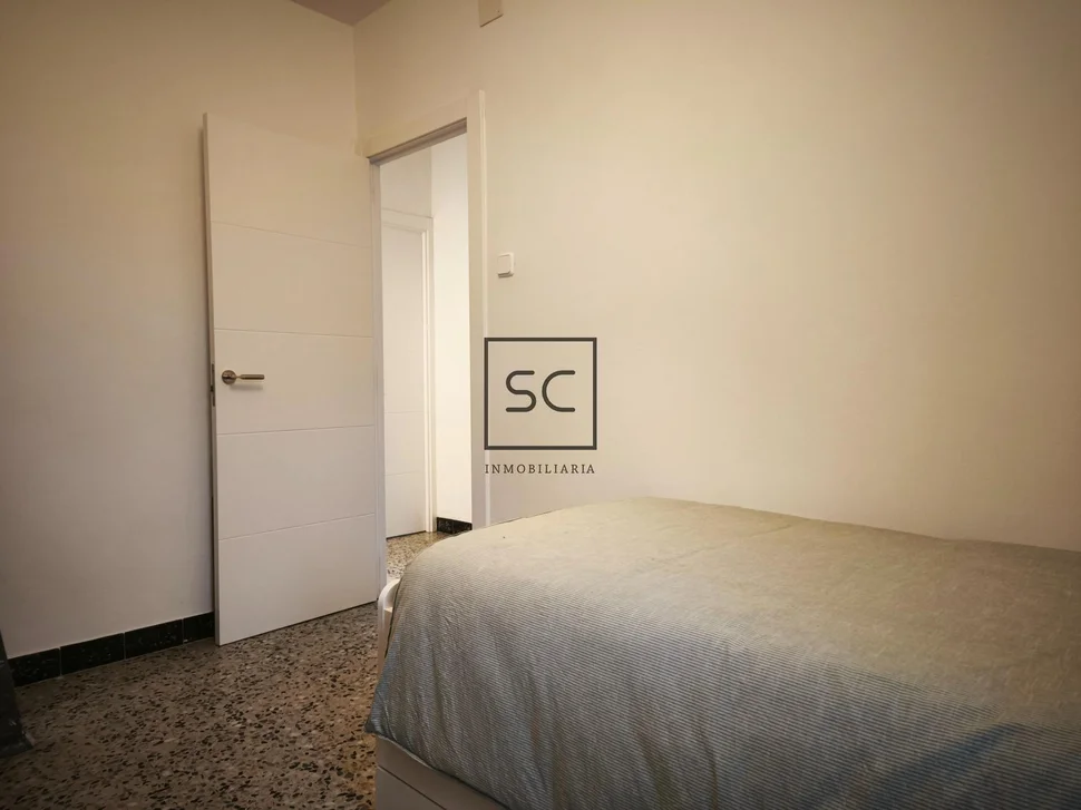 Casa pareada con patio en catabois, ferrol