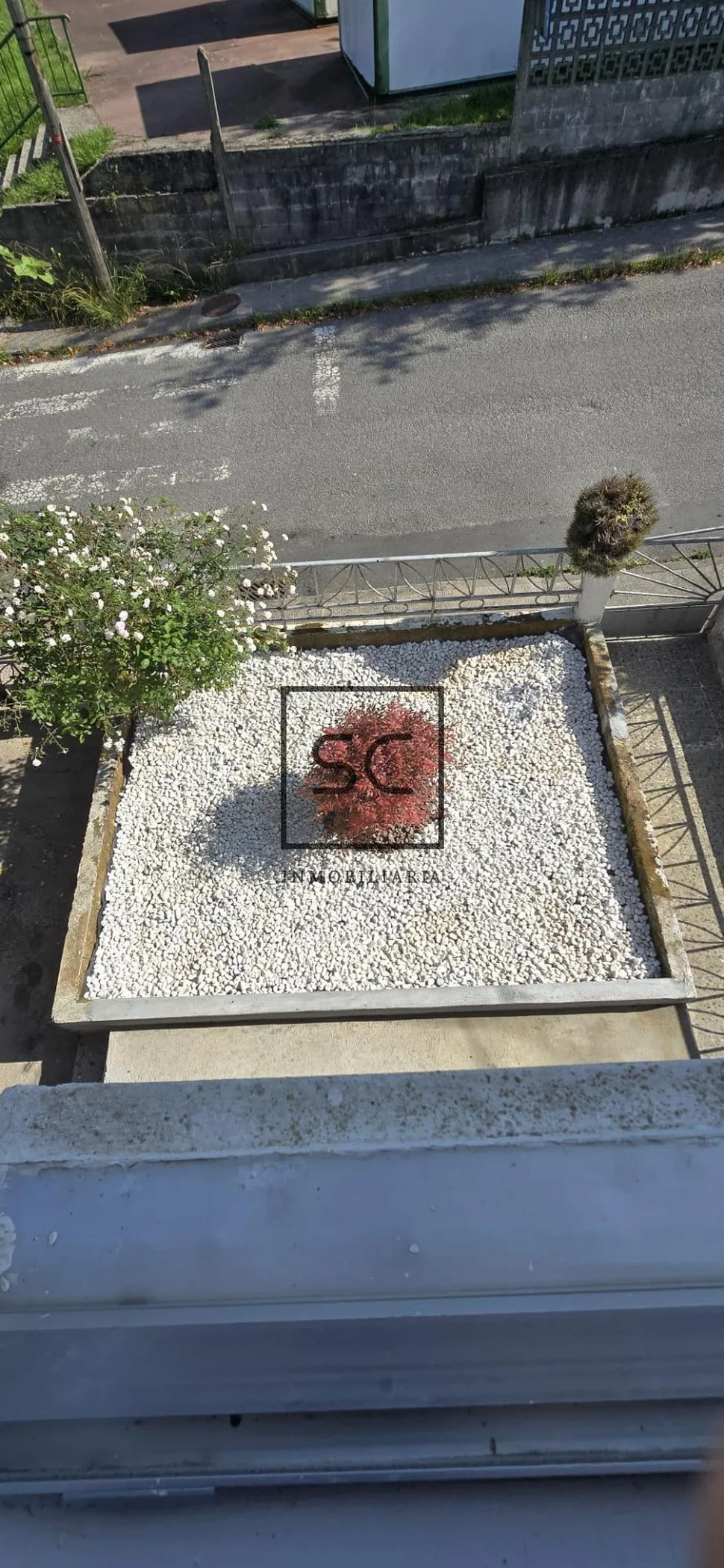 Casa pareada con patio en catabois, ferrol