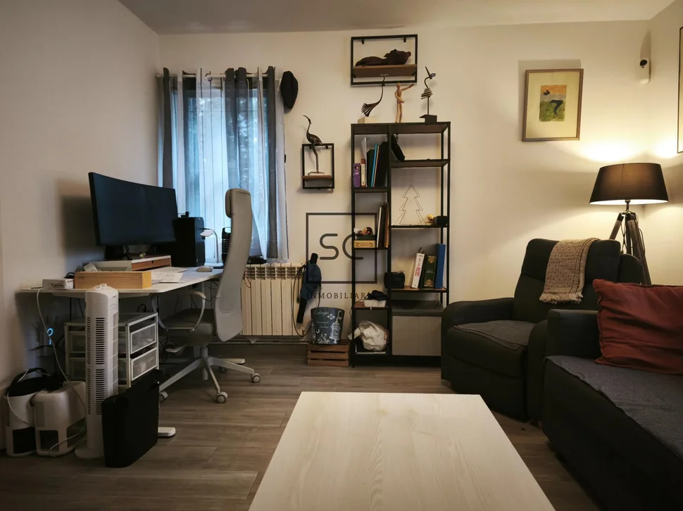 Casa pareada con patio en catabois, ferrol