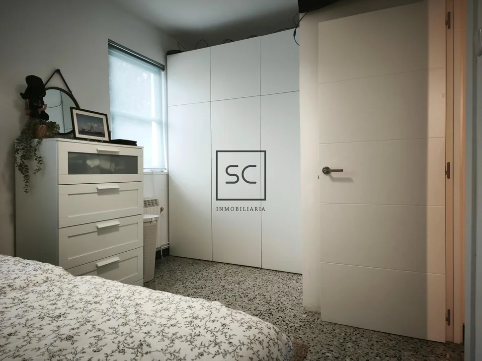 Casa pareada con patio en catabois, ferrol