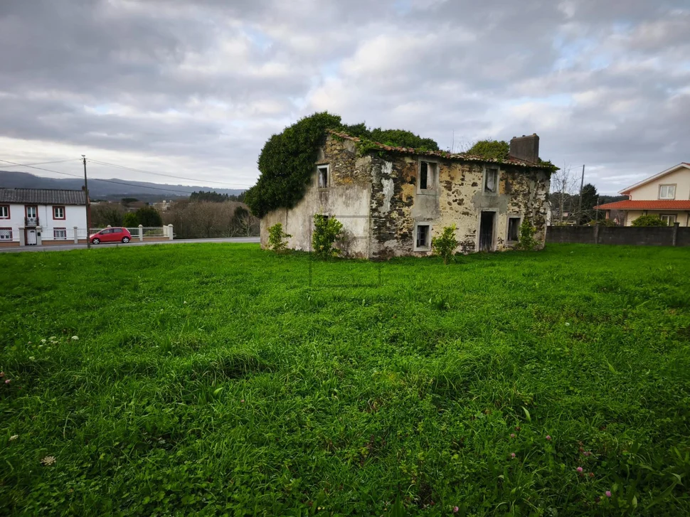 Finca edificable, o feal, narón
