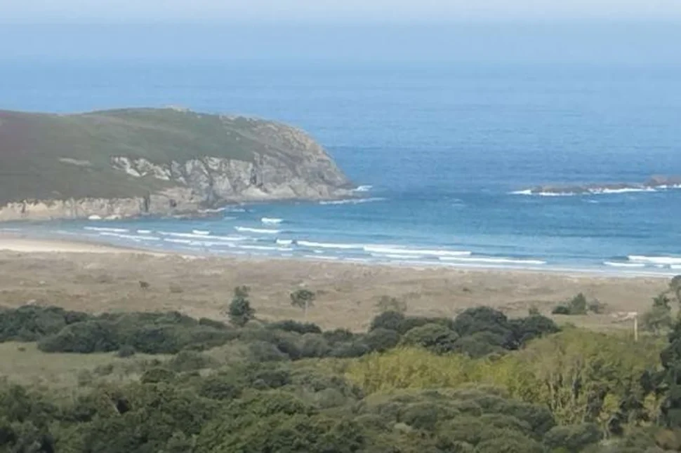 Casa con vistas al mar en pantín, valdoviño
