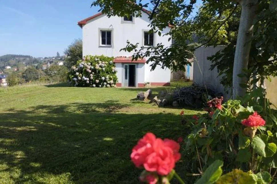 Casa con vistas al mar en pantín, valdoviño