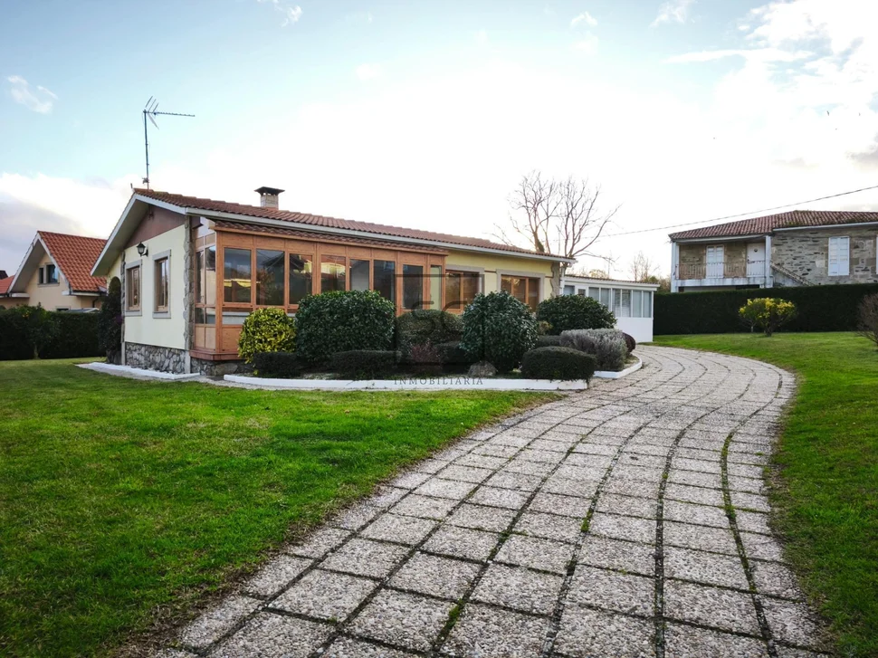 Casa de planta baja en ares