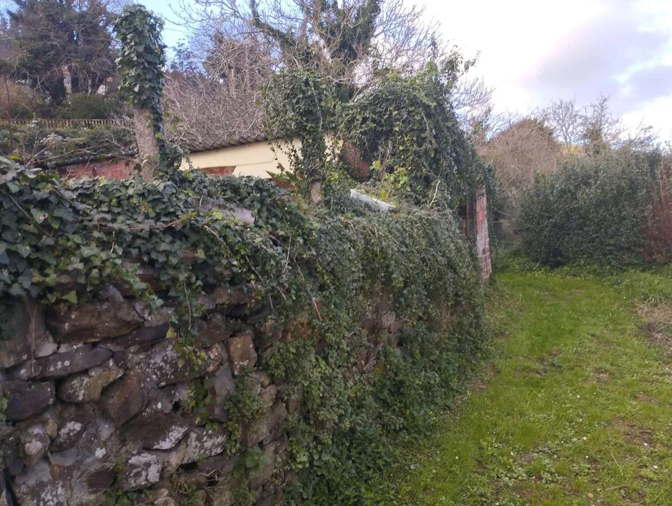Casa adosada para rehabilitar en cedeira