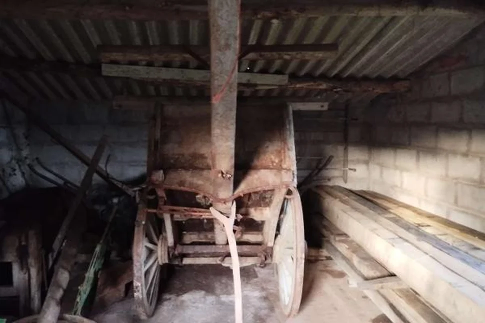 Casa de piedra para rehabilitar con gran finca en meirás, valdoviño