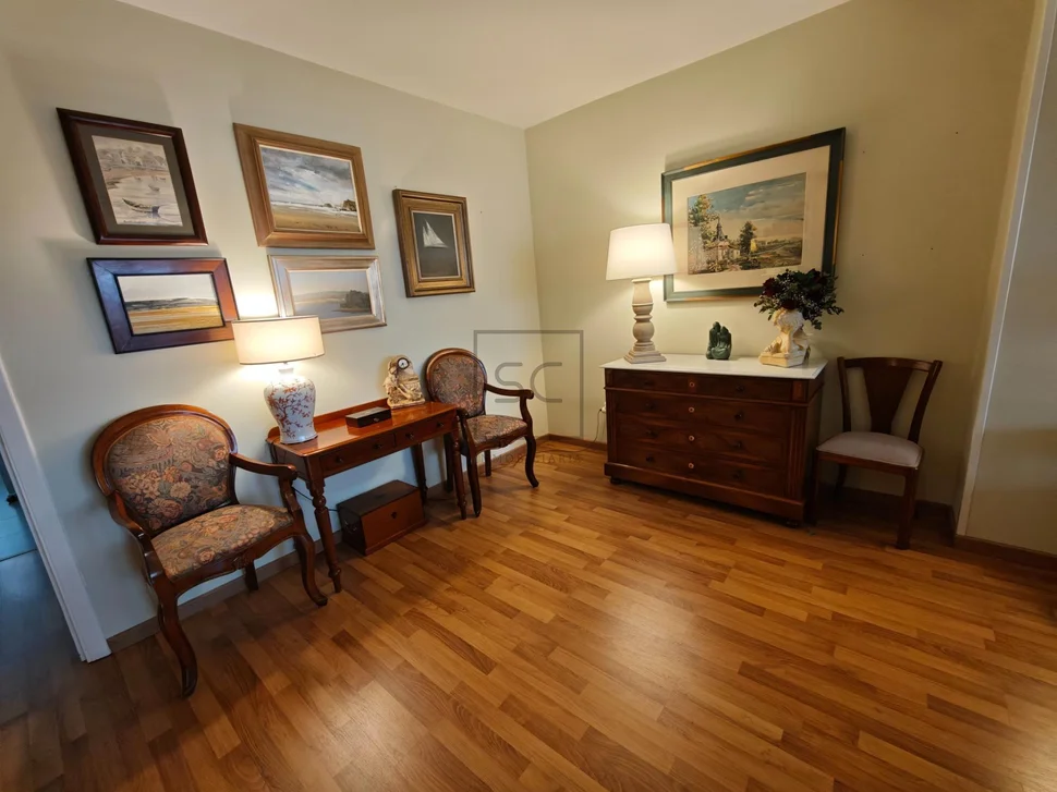 Amplio piso con ascensor, garaje y terraza en ferrol (centro)