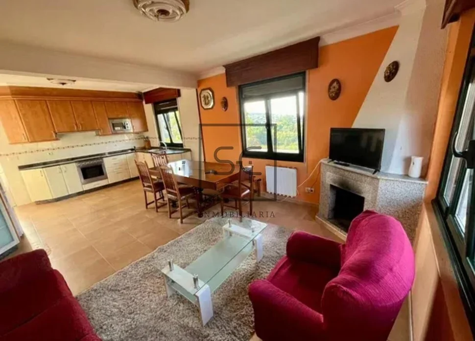 Casa de 3 plantas y garaje en meirás, valdoviño