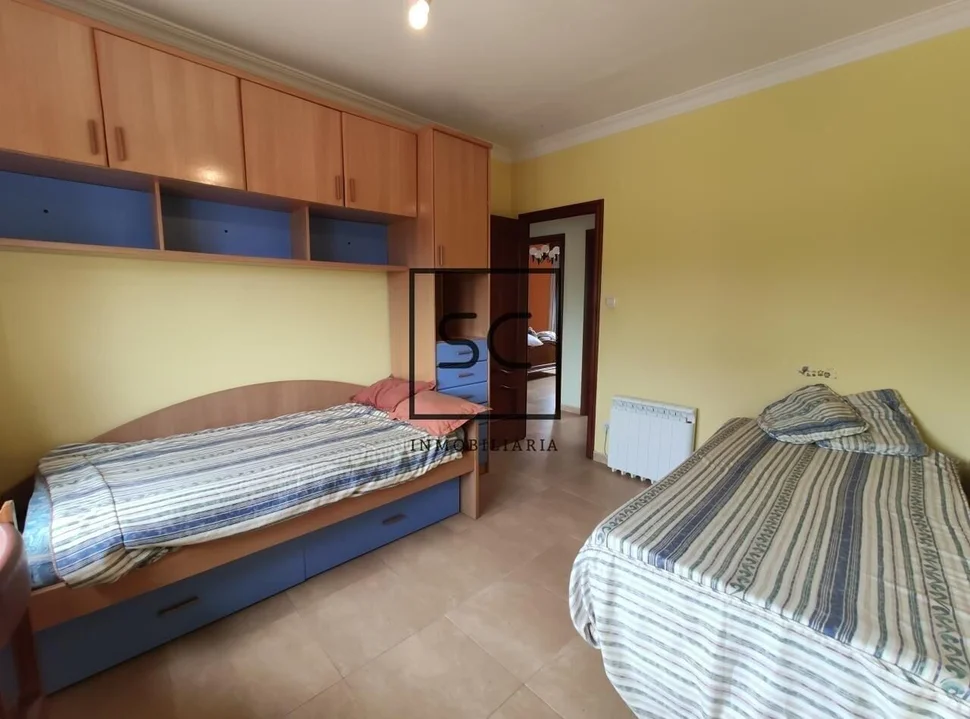 Casa de 3 plantas y garaje en meirás, valdoviño