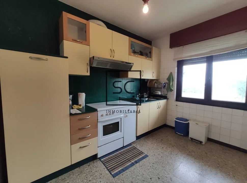 Casa de 3 plantas y garaje en meirás, valdoviño