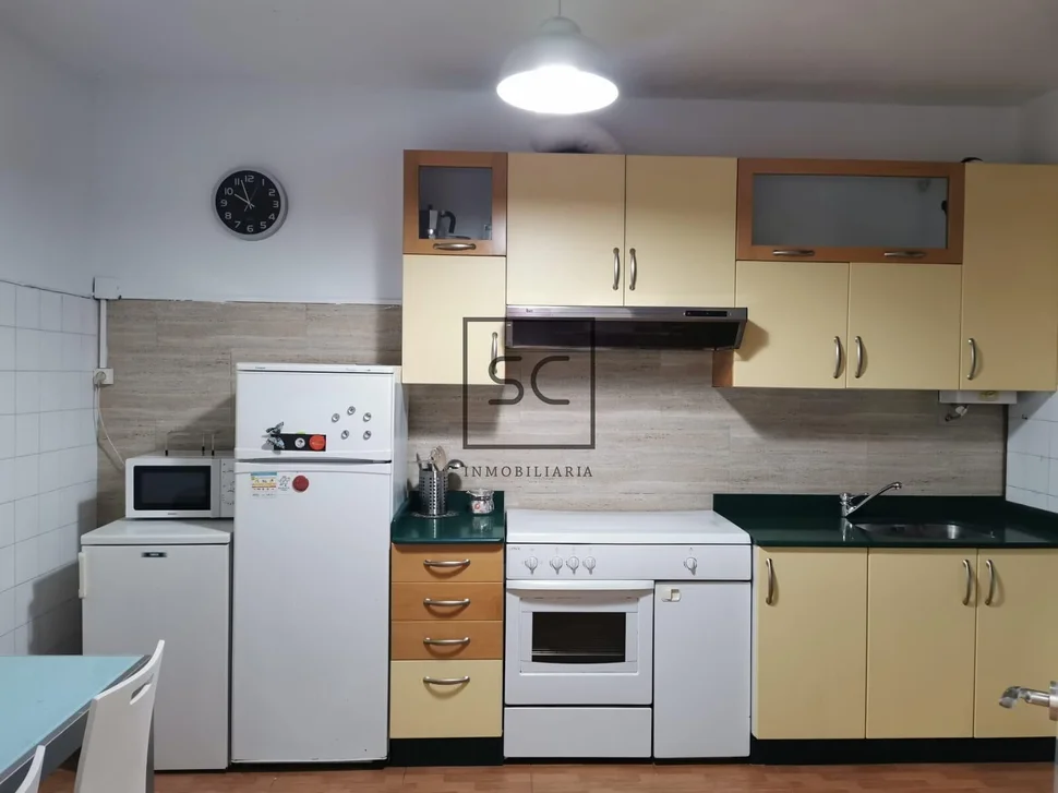 Casa de 3 plantas y garaje en meirás, valdoviño