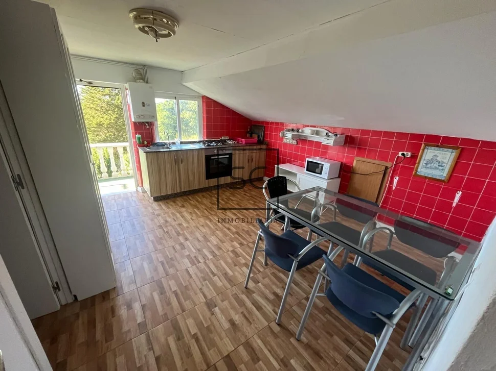 Casa de 3 plantas y garaje en meirás, valdoviño