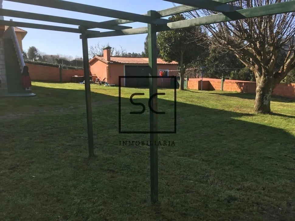 Casa de 3 plantas y garaje en meirás, valdoviño