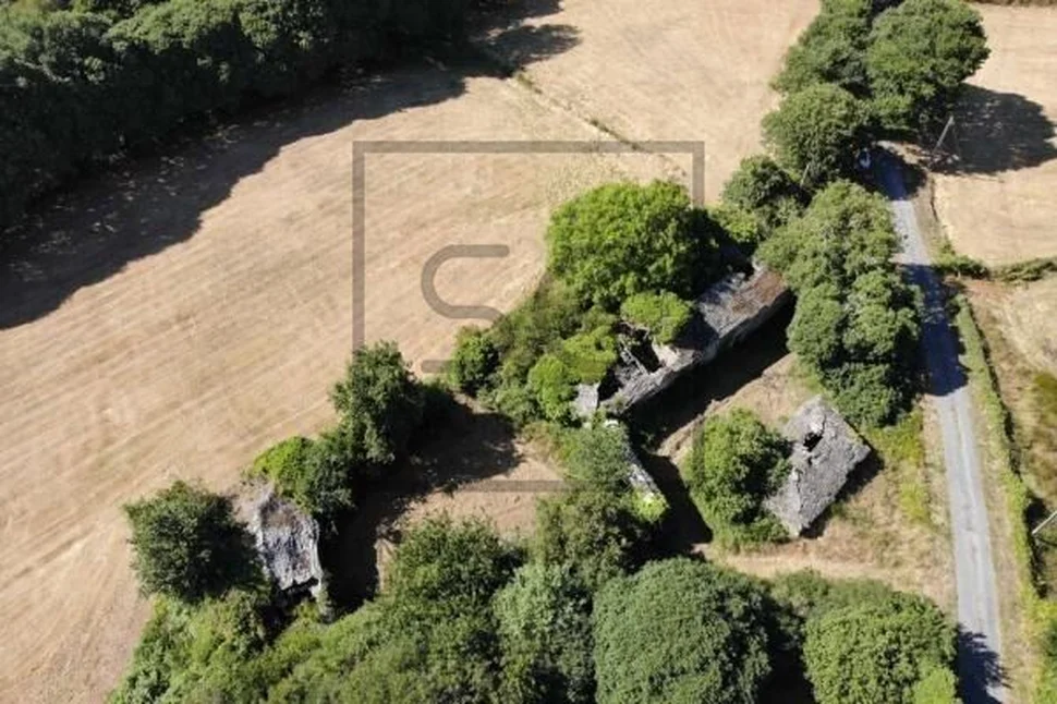 Casa para rehabilitar con gran finca en begonte