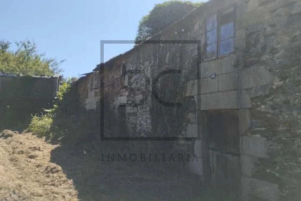 Casa para rehabilitar con gran finca en begonte