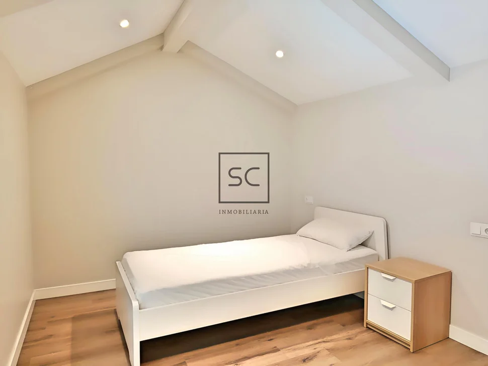 Ático dúplex con ascensor en el centro de ferrol