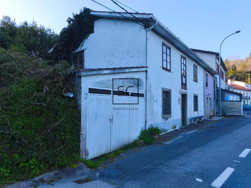Casa para reformar con garaje en lamas, san sadurniño
