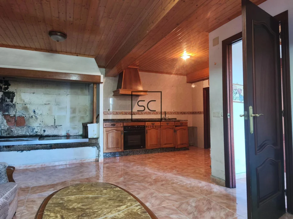 Casa para reformar con garaje en lamas, san sadurniño