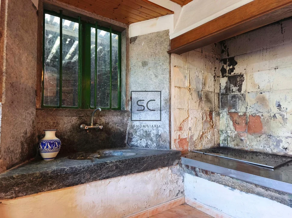 Casa para reformar con garaje en lamas, san sadurniño