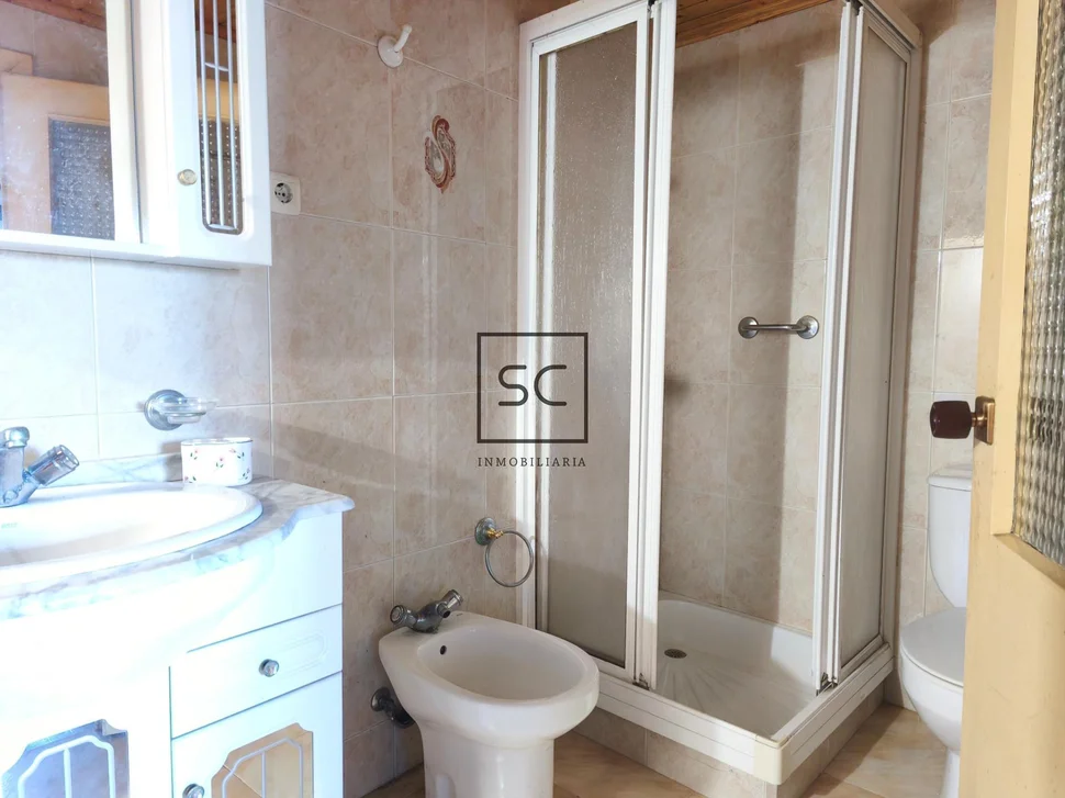 Casa para reformar con garaje en lamas, san sadurniño