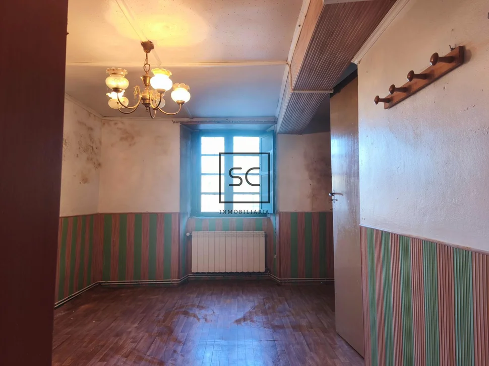 Casa para reformar con garaje en lamas, san sadurniño