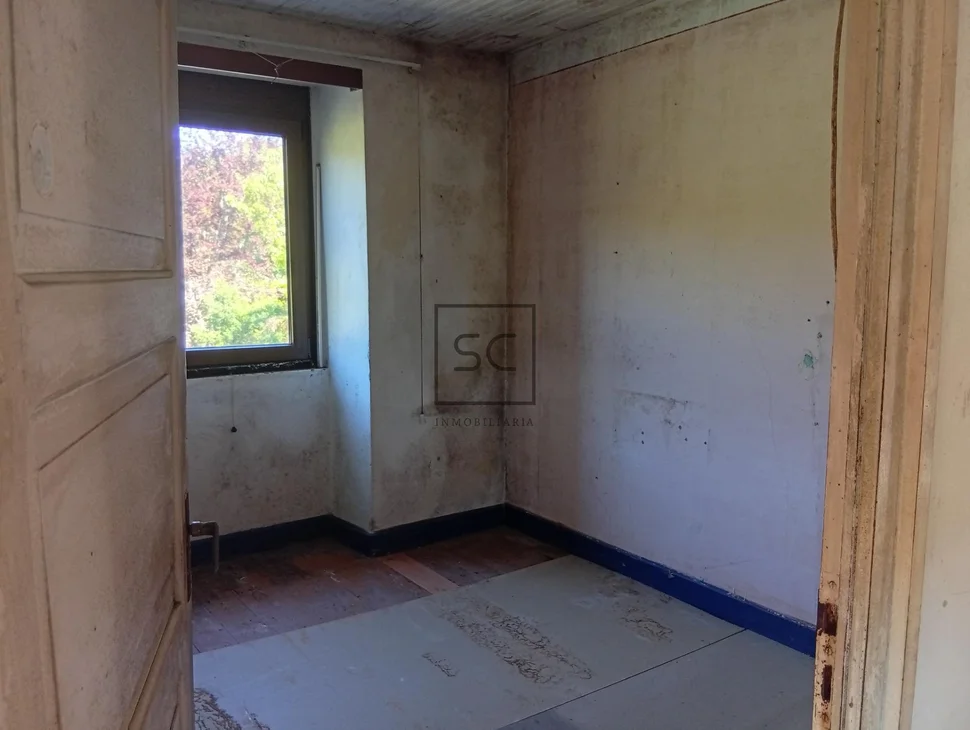 Vivienda con finca para reformar en San Martín do Porto, Cabanas.