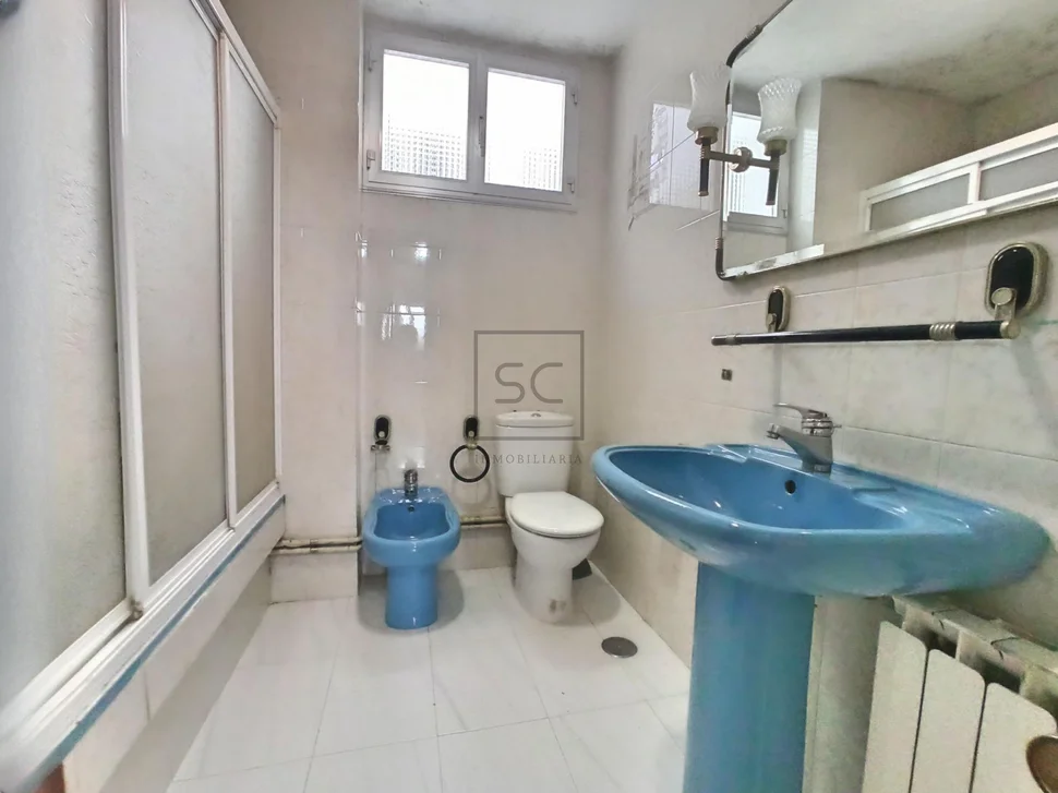 Amplio piso en caranza, ferrol