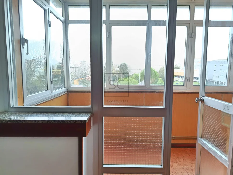Amplio piso en caranza, ferrol