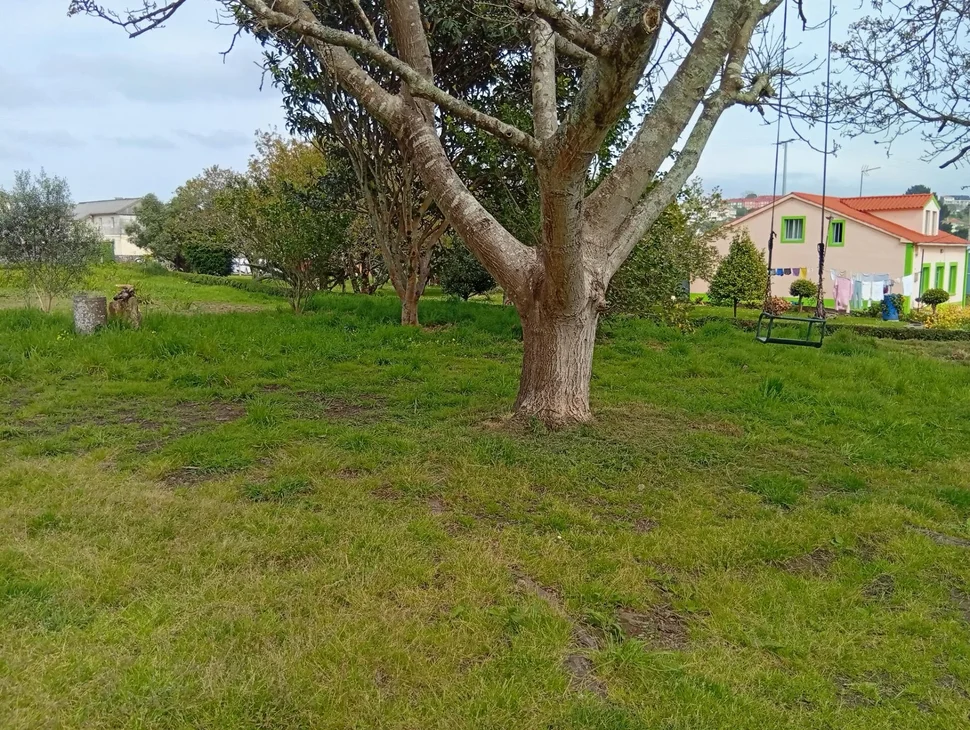 Casa de piedra con finca rústica en serantes, ferrol