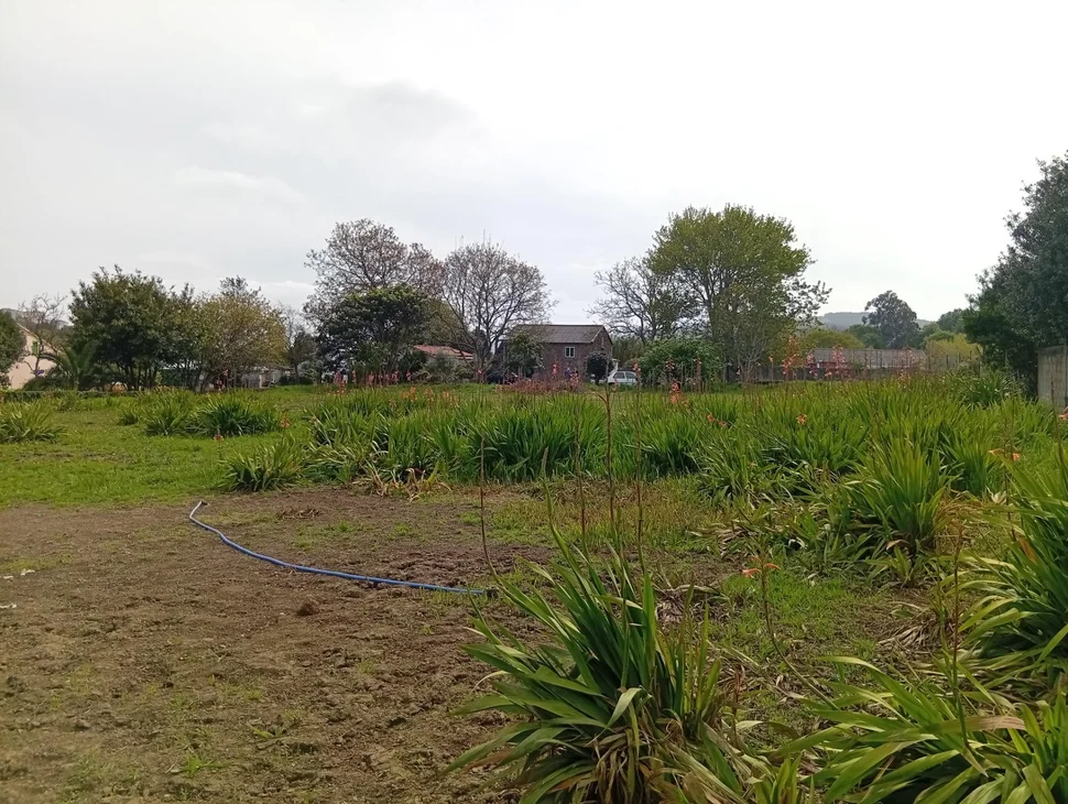 Casa de piedra con finca rústica en serantes, ferrol
