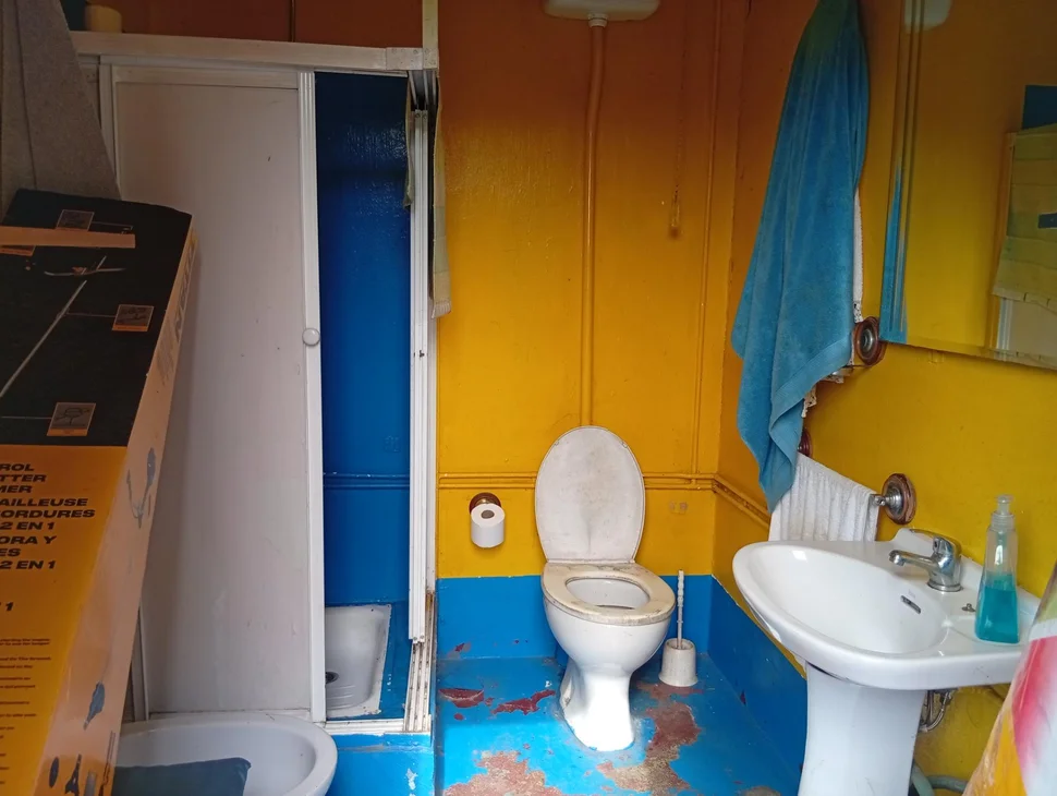 Casa de piedra con finca rústica en serantes, ferrol