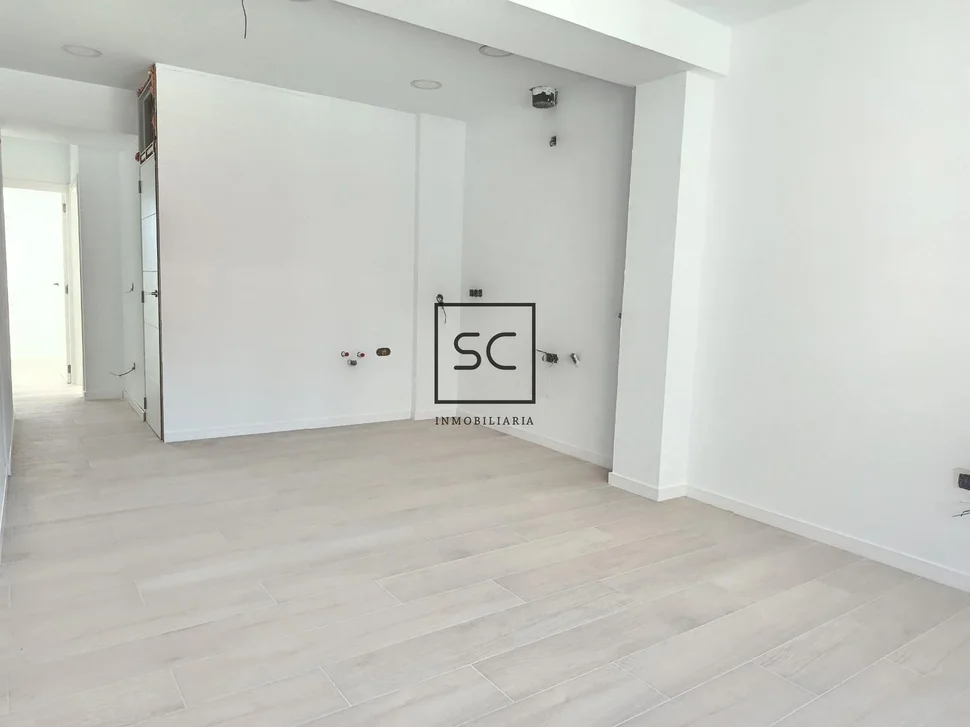 Piso reformado con garaje y trastero en esteiro, ferrol