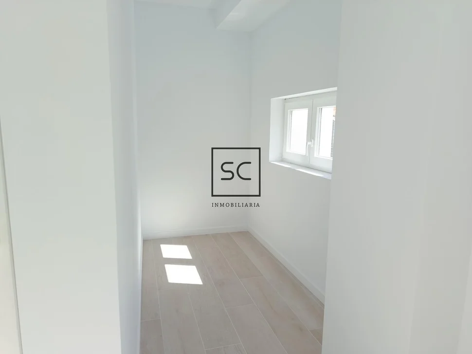 Piso reformado con garaje y trasteros en esteiro, ferrol
