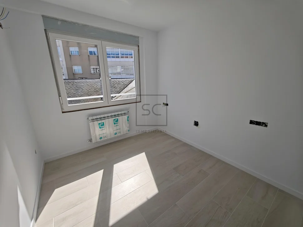 Piso reformado con garaje y trasteros en esteiro, ferrol