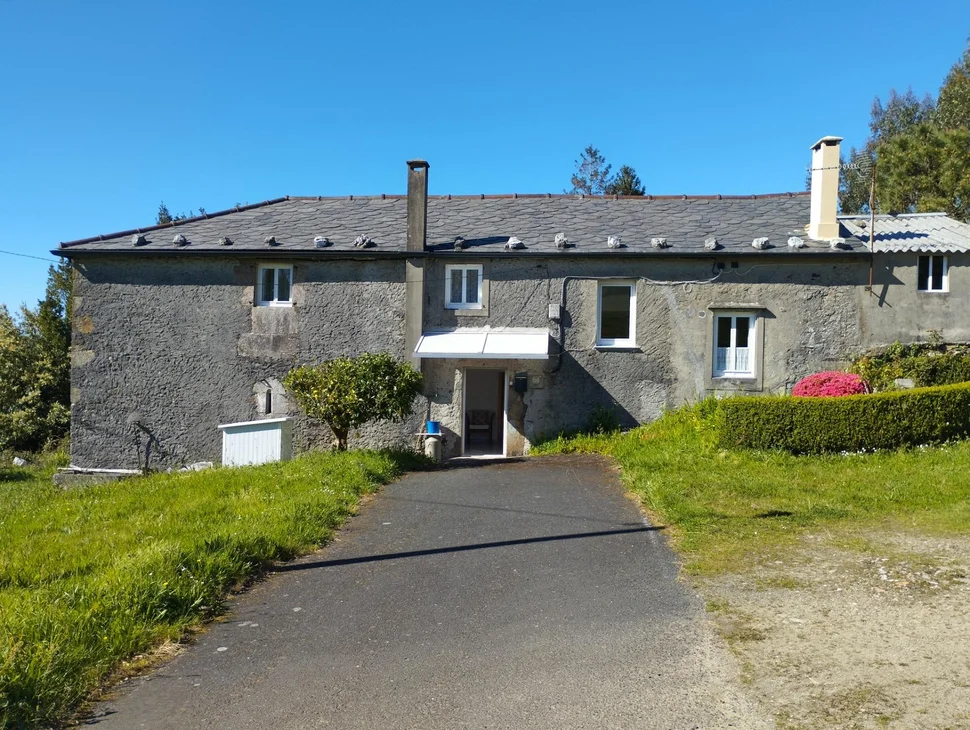 Casa de piedra en as somozas