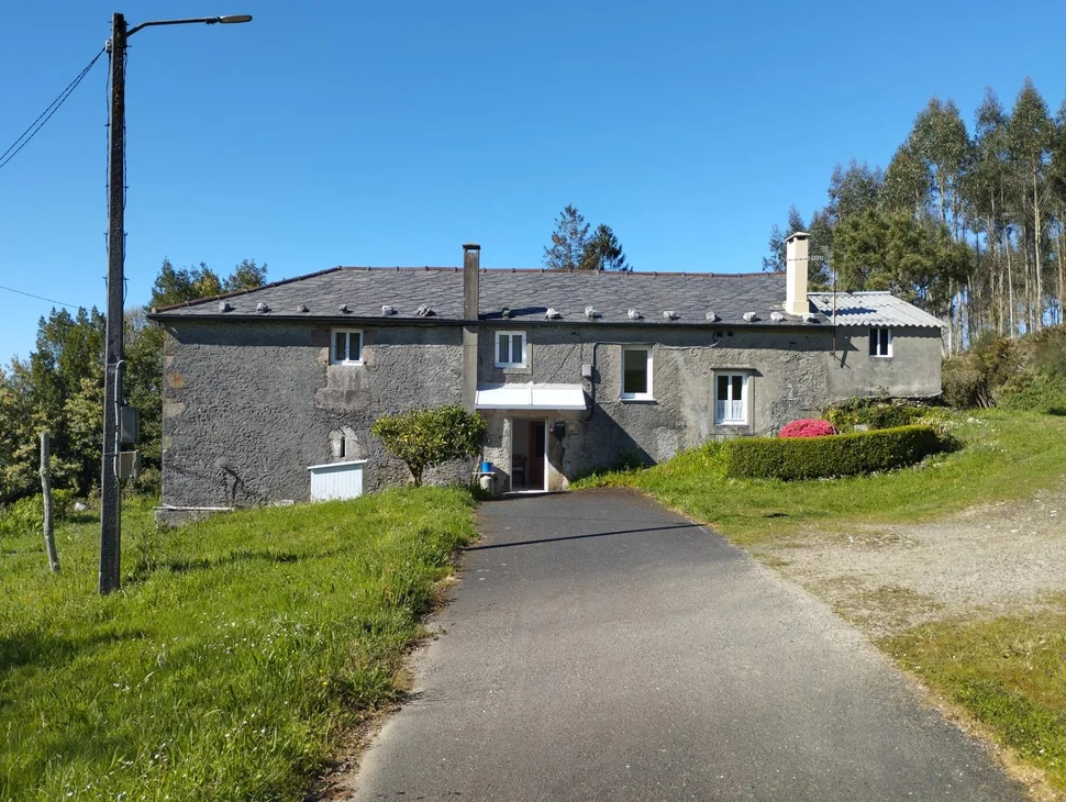 Casa de piedra en as somozas