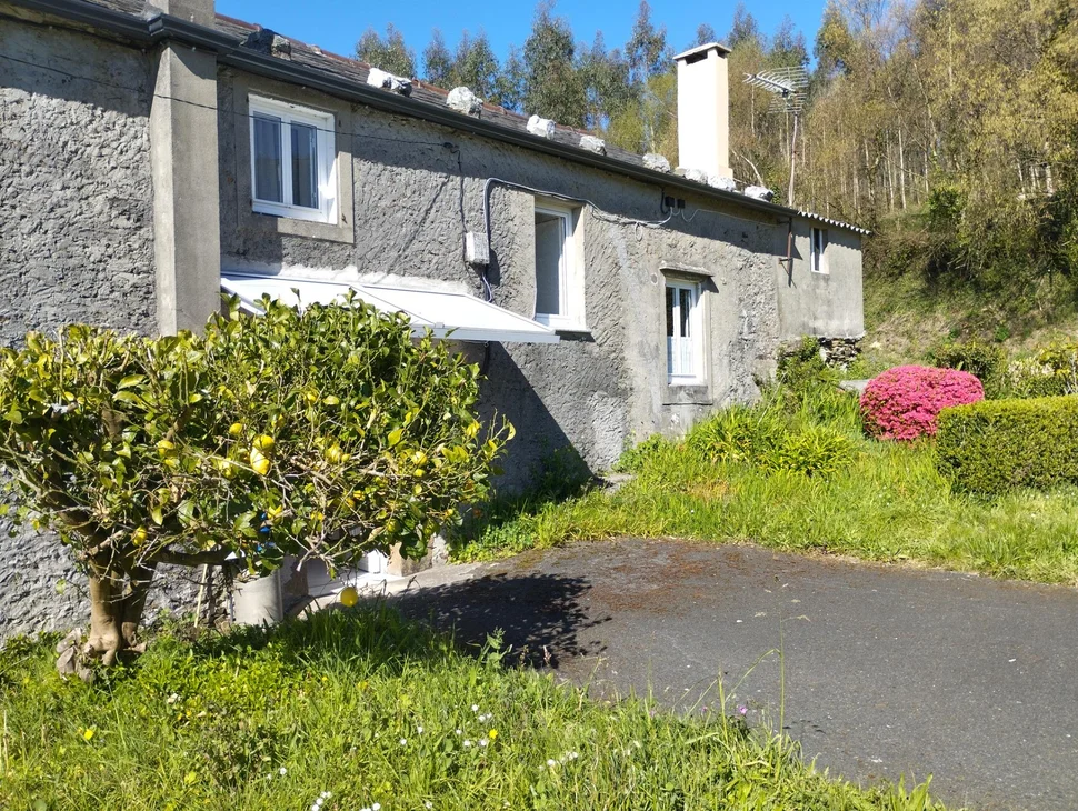 Casa de piedra en as somozas