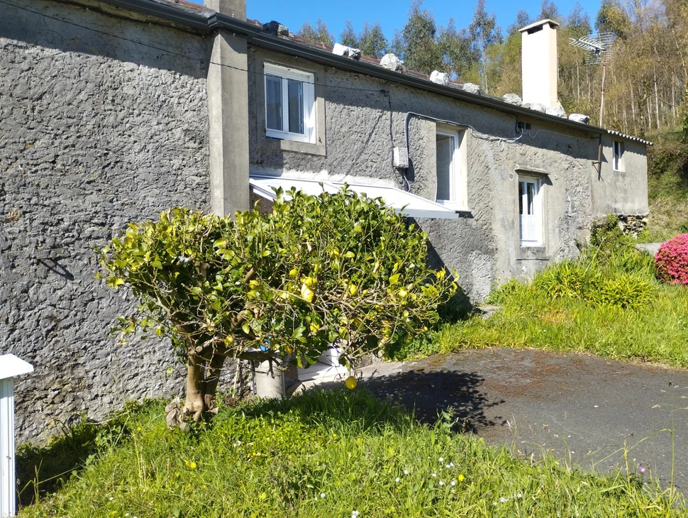 Casa de piedra en as somozas