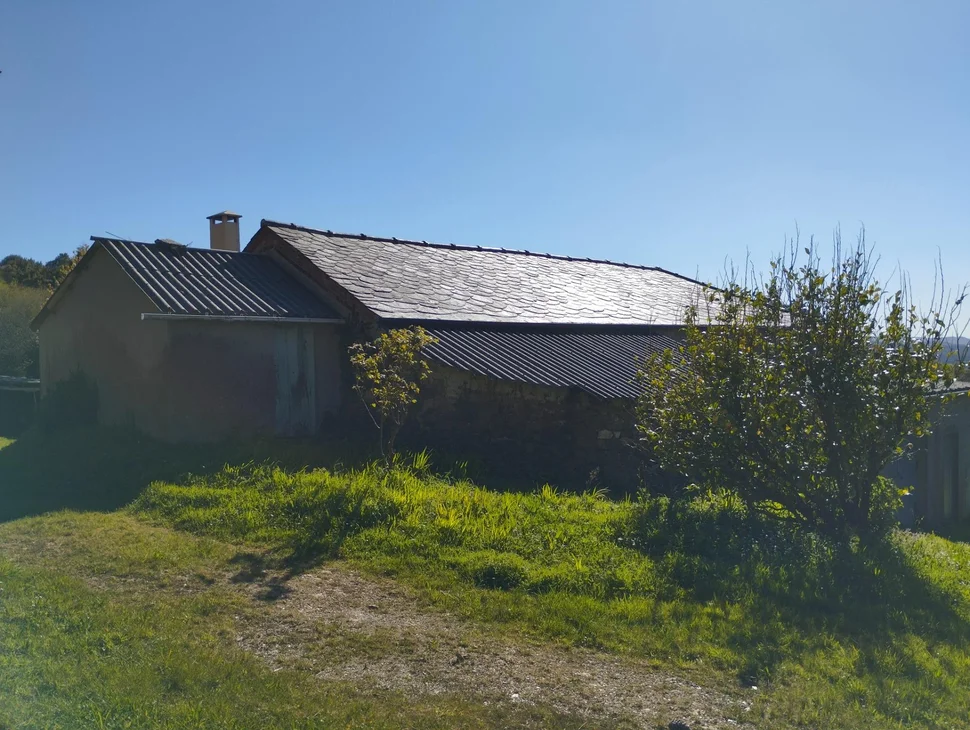 Casa de piedra en as somozas