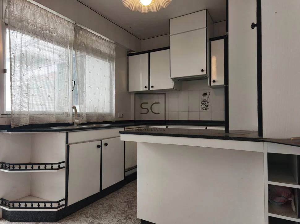 Piso con ascensor en santa cecilia, narón