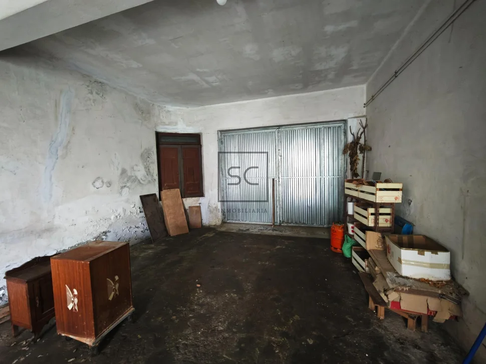 Casa con jardín y garaje en porta nova, ferrol