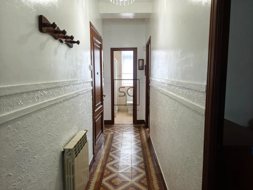 Casa con jardín y garaje en porta nova, ferrol