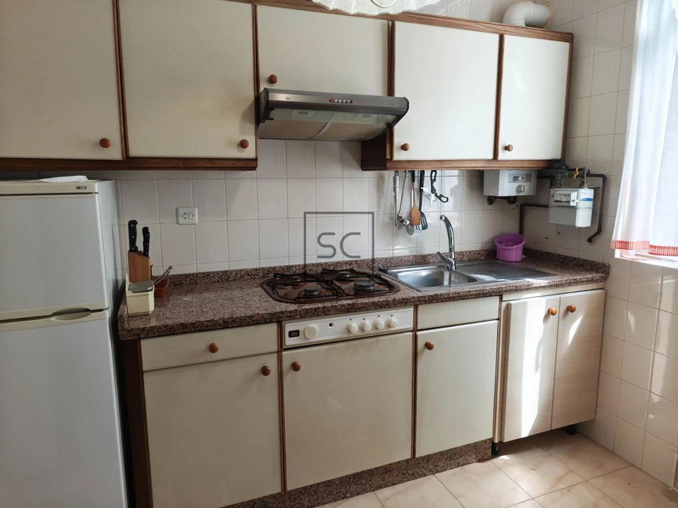 Casa con jardín y garaje en porta nova, ferrol