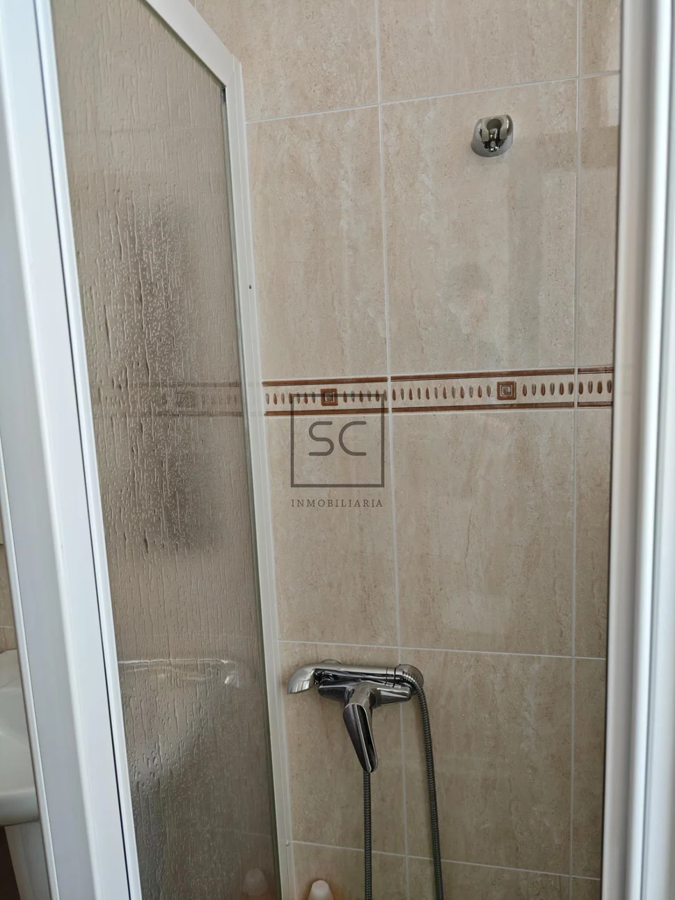 Casa con jardín y garaje en porta nova, ferrol