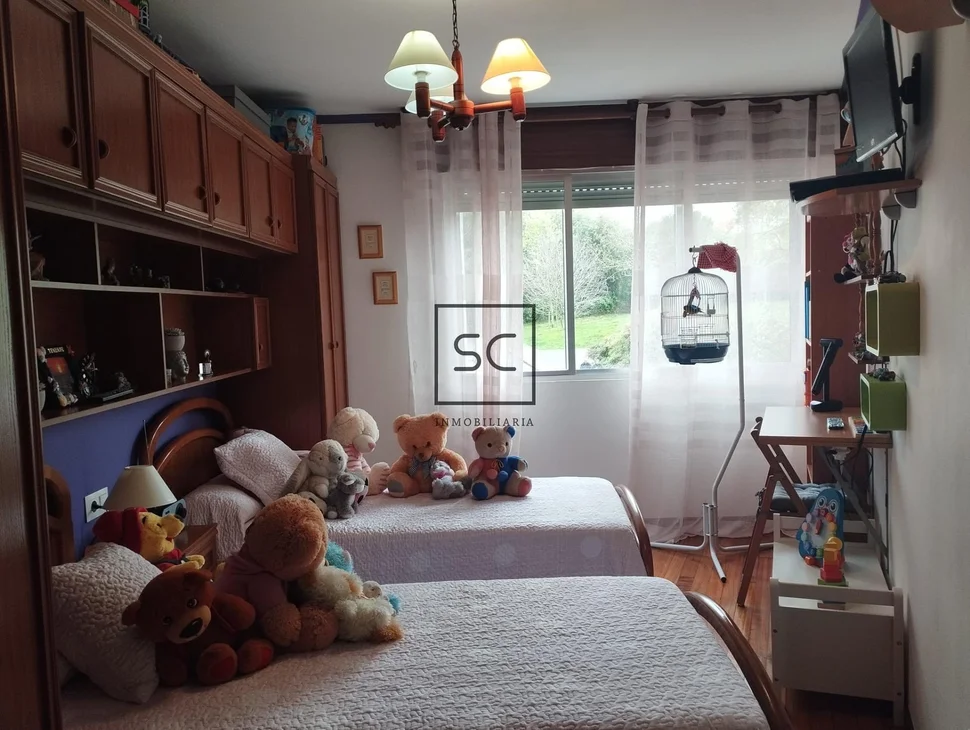 Piso con garaje, ascensor y trastero en ultramar, ferrol