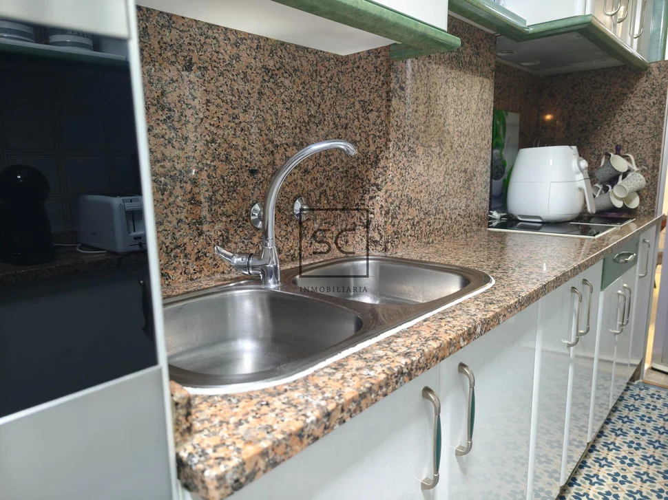 Piso con garaje, ascensor y trastero en ultramar, ferrol